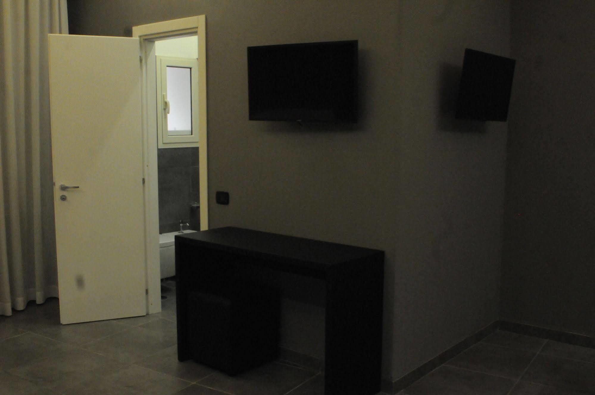 Royal Art H Duomo - Centro, By Clapa Group Guest house Naples